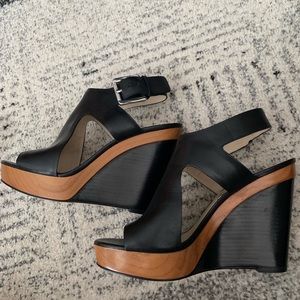 Michael Kors Wedge Leather      7 1/2